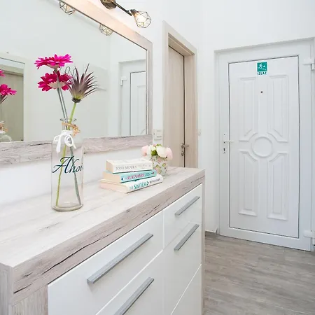 Apartment Tatjana Nečujam